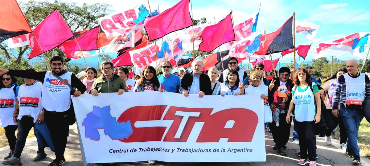 juventudcta's tweet photo. A 47 años del Apagón, desde la Central de Trabajadores y Trabajadoras estuvimos en las calles presentes  recordando esa noche oscura de la dictadora a lo largo y ancho de nuestro país, rechazando la violencia y la opresión que está sufriendo el pueblo jujeño.
#JujuyResiste https://t.co/DwCzLglqGh