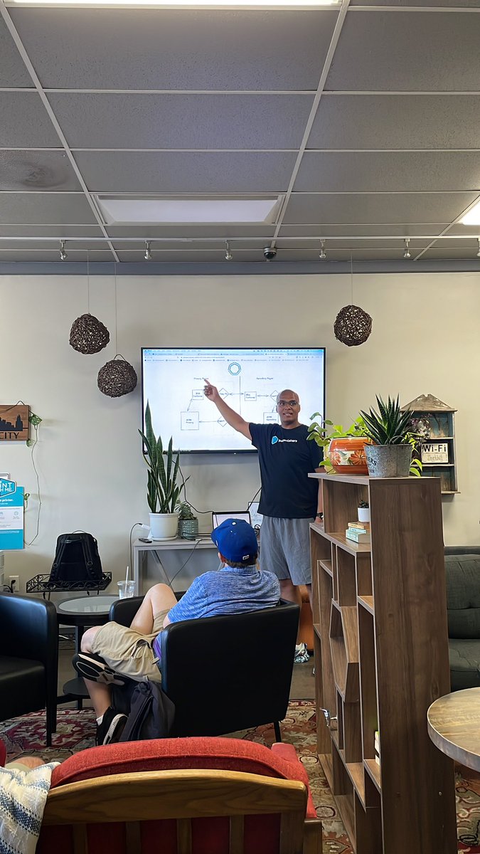 .@DaShaun convincing us why we should never deploy passive-active.