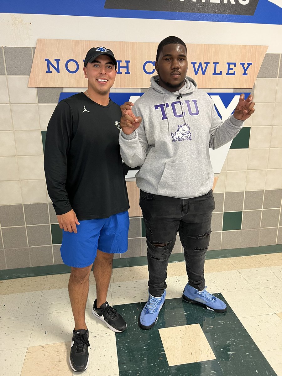 Rnapoles47's tweet photo. Proud of this kid!! 🐸 #Committed https://t.co/ie9SGyl3hJ