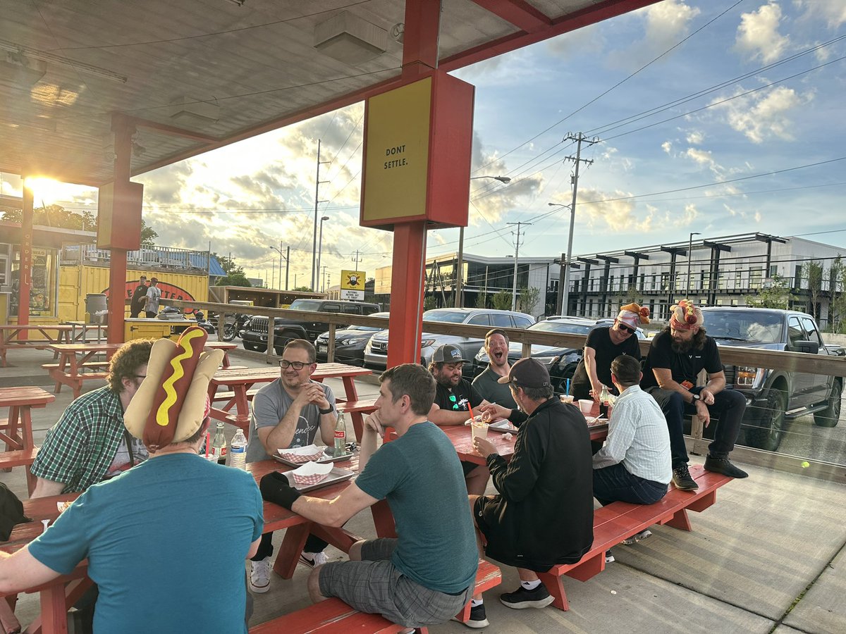 WurstCon's tweet image. Happy #dayAfterNationalHotDogDay