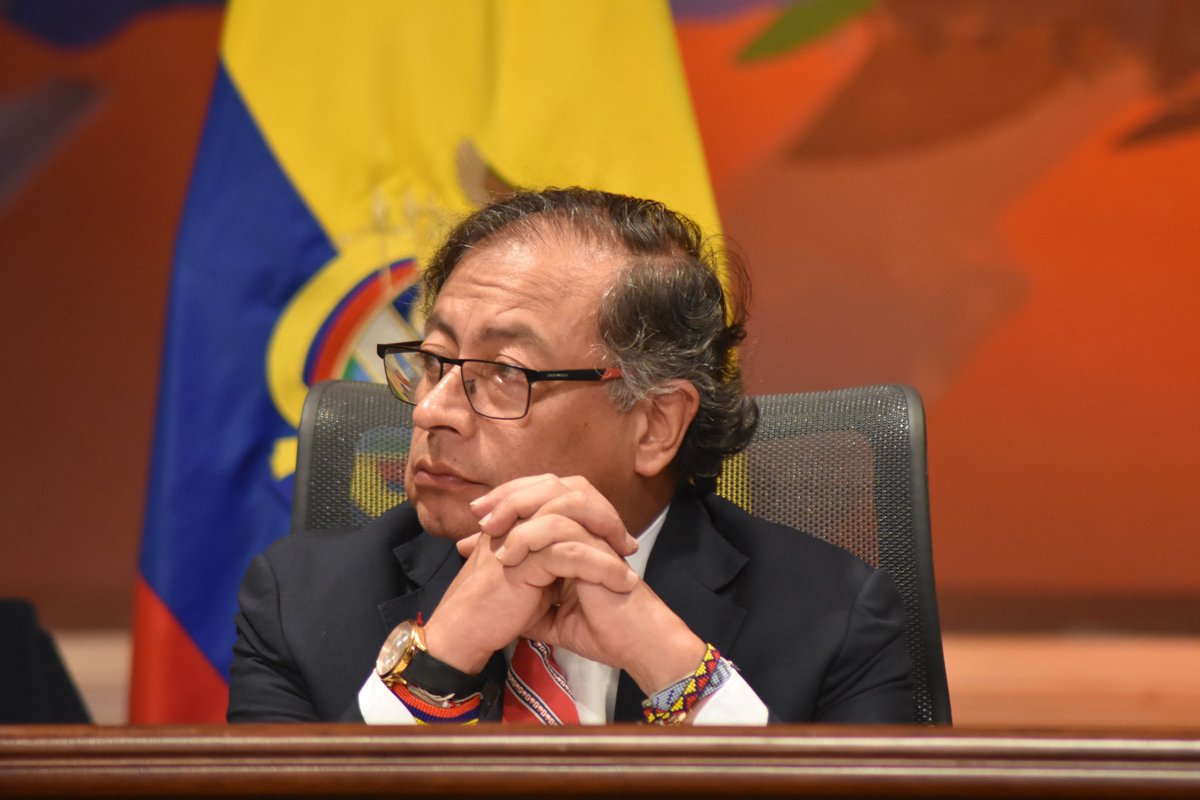 PizarroMariaJo's tweet photo. No es para menos que el presidente @petrogustavo escuche a la oposición hoy en el Congreso, se ha caracterizado por ser un líder demócrata y garantista. 🇨🇴 https://t.co/ATni5nRqPA