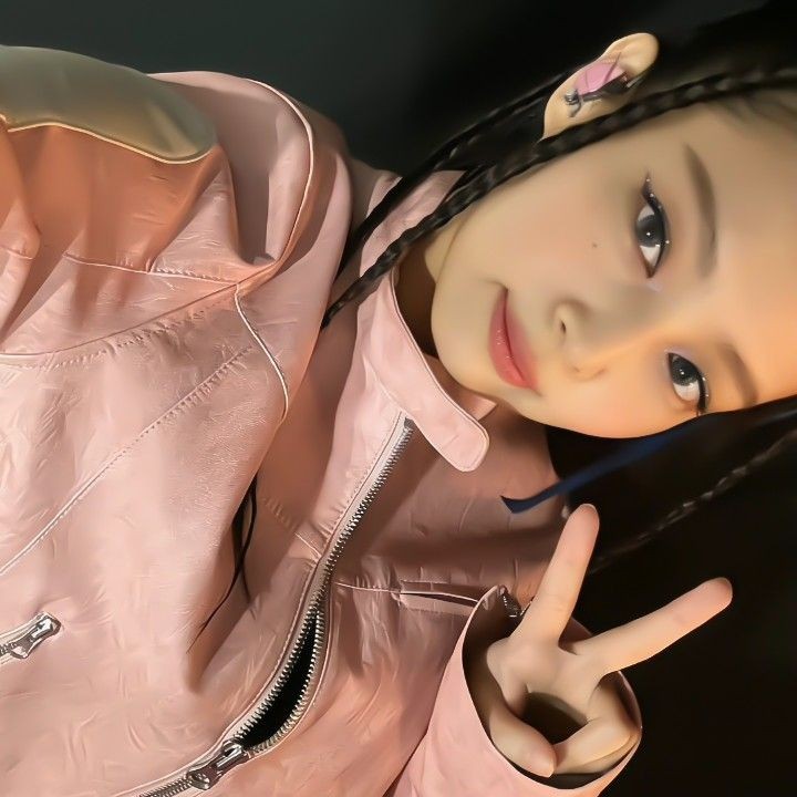 athenssx's tweet photo. 💭 day 3 restarting .ᐟ

hello, i’m athena looking for interactive #moots
— minor
— she / her 
— filo multi stan
— not new to #stantwt/#kpoptwt
— istp

 ♡ &amp; ↻ are so much appreciated  .ᐟ https://t.co/CK8cT4IBOD