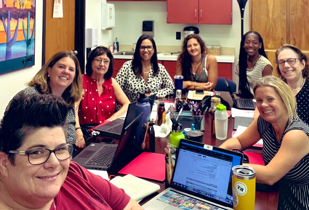 Summer #CORE in full effect <a href="/RollingTerrace/">Rolling Terrace ES</a>! Looking forward to the upcoming school year 😃 #somosrollingterrace♥️  #rtes <a href="/cowboyandt/">Tessa Arevalo</a> <a href="/SusanLevy4/">Susan Levy</a> <a href="/LiteracyDr/">Jen Knight</a> <a href="/moyfelt/">Catherine Moy</a> #josierobles #shawnettesharpe