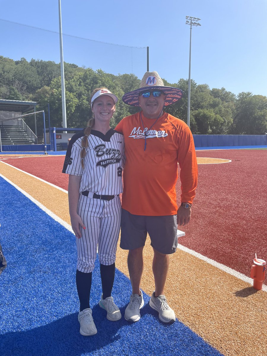 brooke_bubert's tweet photo. Thank you @CoachBerry33 and @CoachJ_22 for putting on a great camp yesterday!! Learned a lot and got some good reps in!
@BuzzCentex https://t.co/LzdNNlzVeq