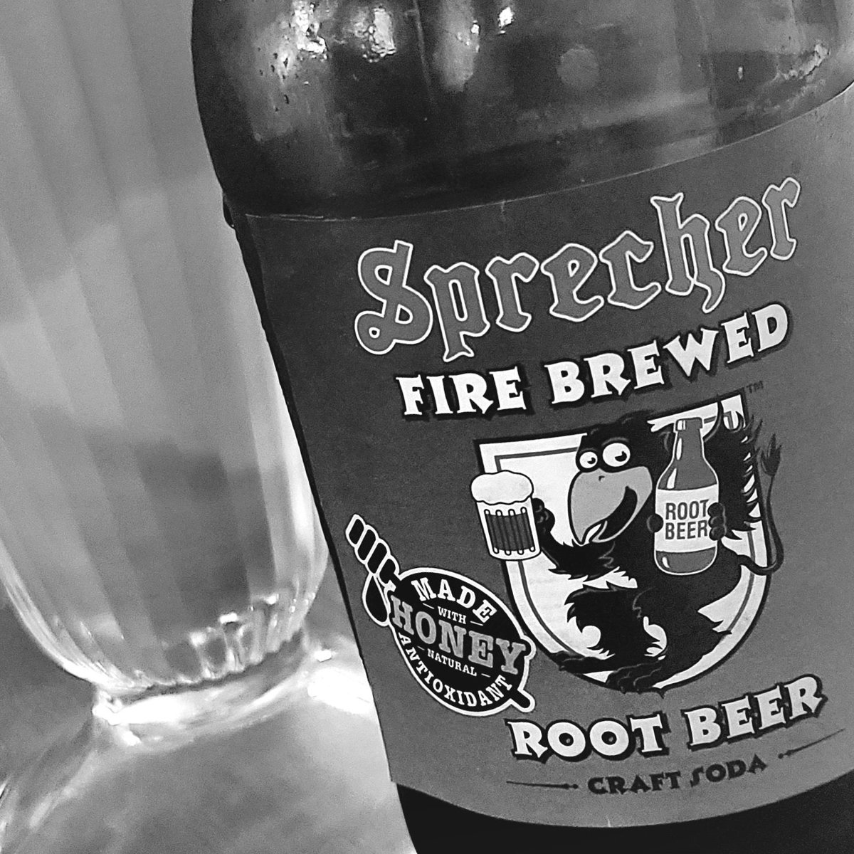 SueOestmann's tweet image. Happy Birthday to you 🎶
Happy Birthday to you 🎵 
Happy Birthday dear @JakeStormoen 🎶
Happy Birthday to you 🎵
#RootBeerFloat 4 ur 🥳