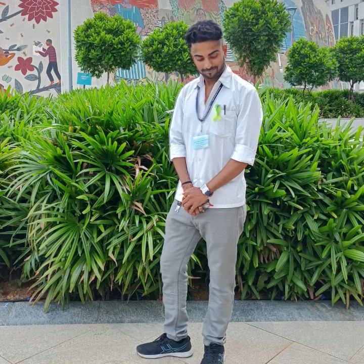 holey_saurabh's tweet image. #NewProfilePic