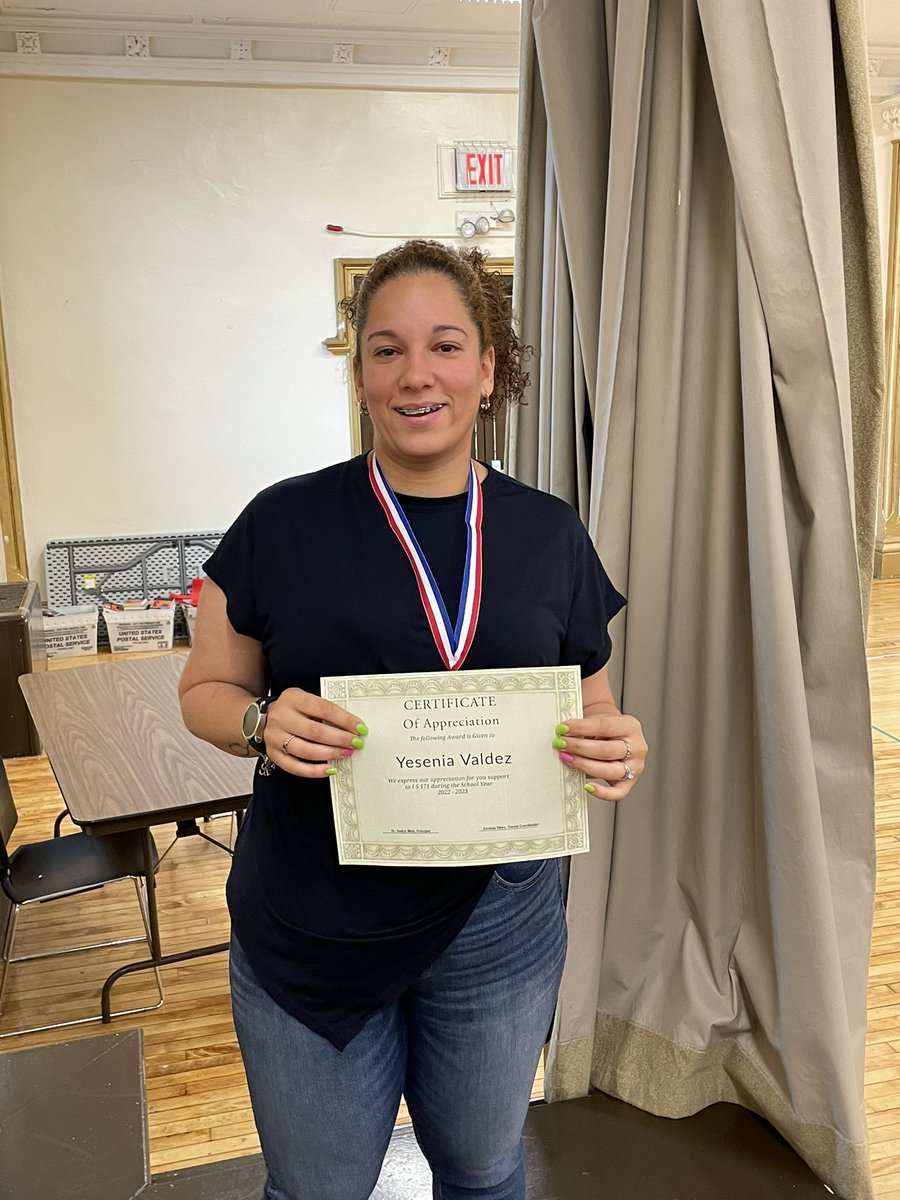 PrincipalMota's tweet photo. Throwback Thursday โผ๏ธ
What made you smile this year? #ParentRecognition assemblies made me ๐ ALOT this year @NYCMayor @NYCDistrict19 @nytopinion @Todaysparent @pbsparents @TODAY_Parents @People_Parents @parents @ChancellorCUNY @DOEChancellor @NYSEDNews @NYSALAS @PrincipalKafele https://t.co/DRscXthpyT