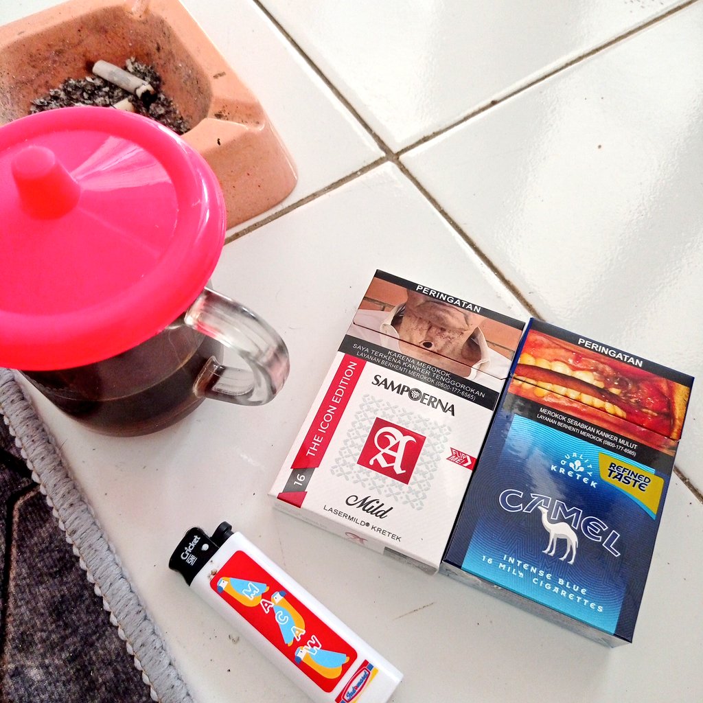 Ko Sampoerna Mild icon edition gak enak ya, apa versi litenya. Mending Camel blue lah lebih murah tapi mirip sampoerna dulu.