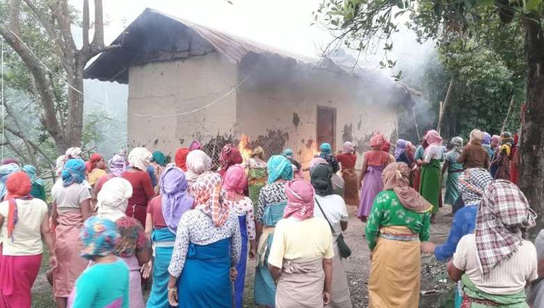 House of accused in #ManipurViralVideo burnt

ifp.co.in/manipur/house-…