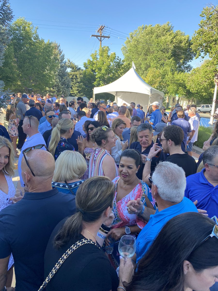 Dr_Chalk's tweet image. Unbelievable turnout for @NevadaWolfPack Governor’s dinner.  Consulting is fun. #ChalkConsultingLLC