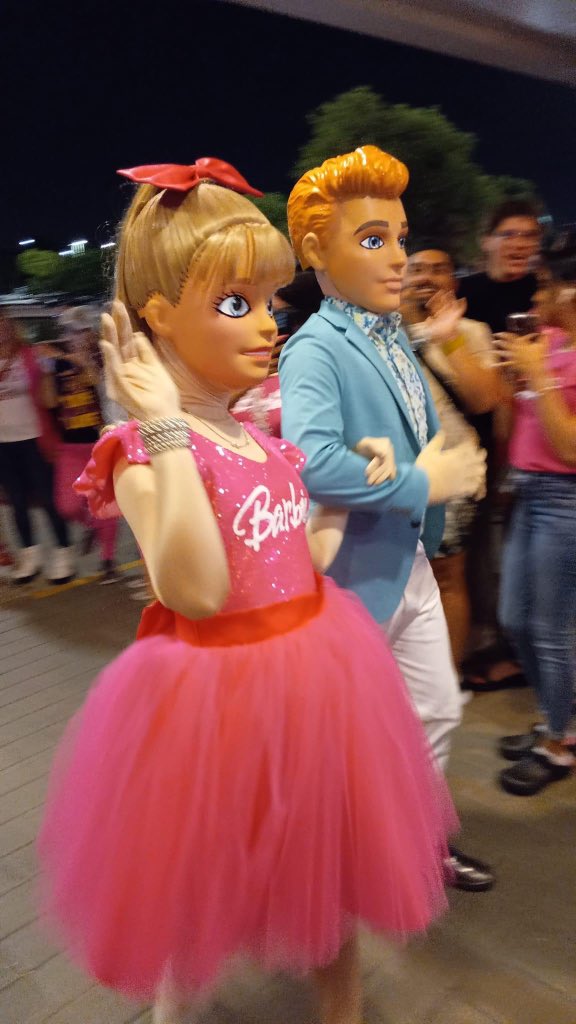 Sólo en Ponce😭😭😭