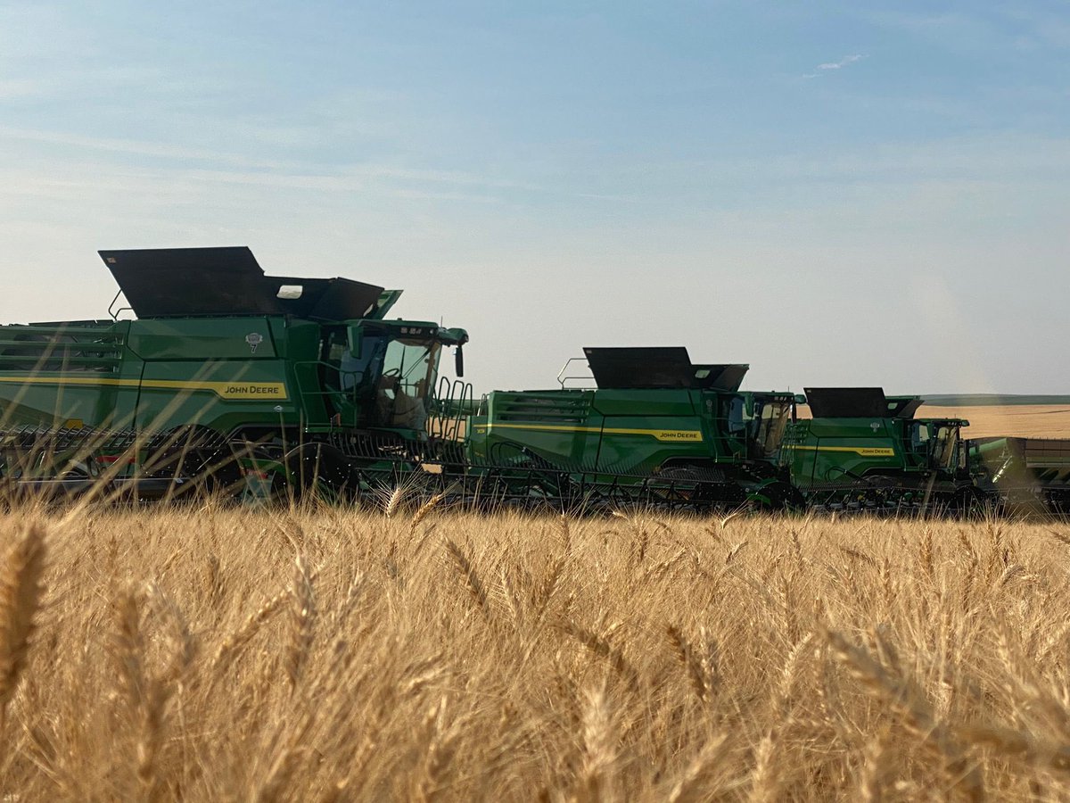 rumofarms's tweet photo. Montana harvest begins #harvest23 https://t.co/Flqo0TWjxu