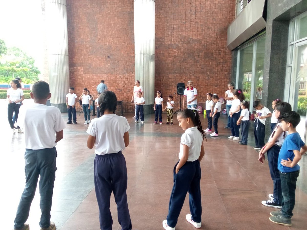 #Entérate // En el marco de la celebración de los 20 años de la #UBV, inició en Monagas la Semana Recreativa "UBVitos en Diversión", plan dispuesto para brindar una experiencia diferente a los hijos y las hijas de los trabajadores y trabajadoras.

#GMVVEsRevolución