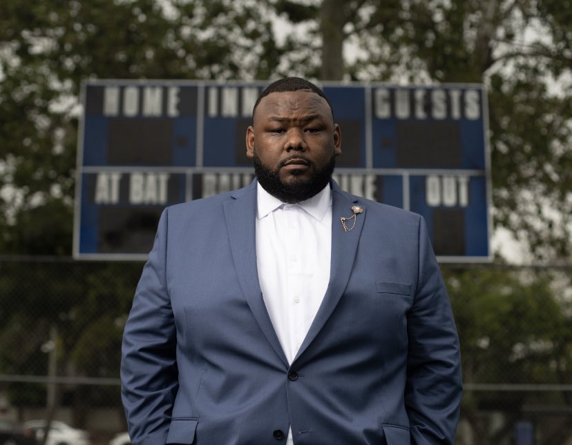 Gobluestate's tweet photo. Our before and after shots of a photoshoot with Brandon Lamar shows the power of professional photography and expert retouching. From an iPhone shot to a polished and professional portrait, we're dedicated to showcasing their best self!🌟📸 #Campaigns #Consulting #Photograghy https://t.co/kWiOuY1EC5