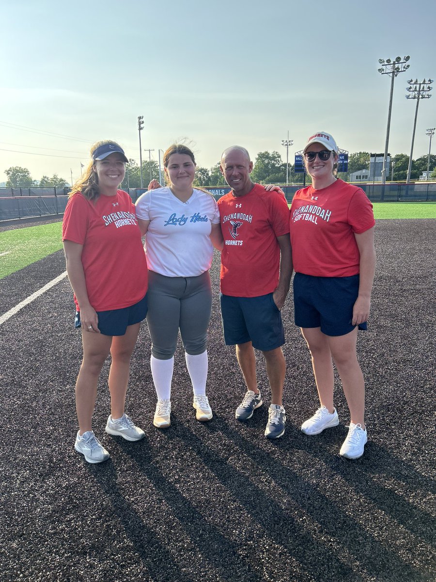 kramer2024's tweet photo. Big thank you to @CoachMoyerSU and @shafermedia for the amazing camp at @SUHornetsSB. I learned a lot and had an amazing time! https://t.co/CMUkquMUPs