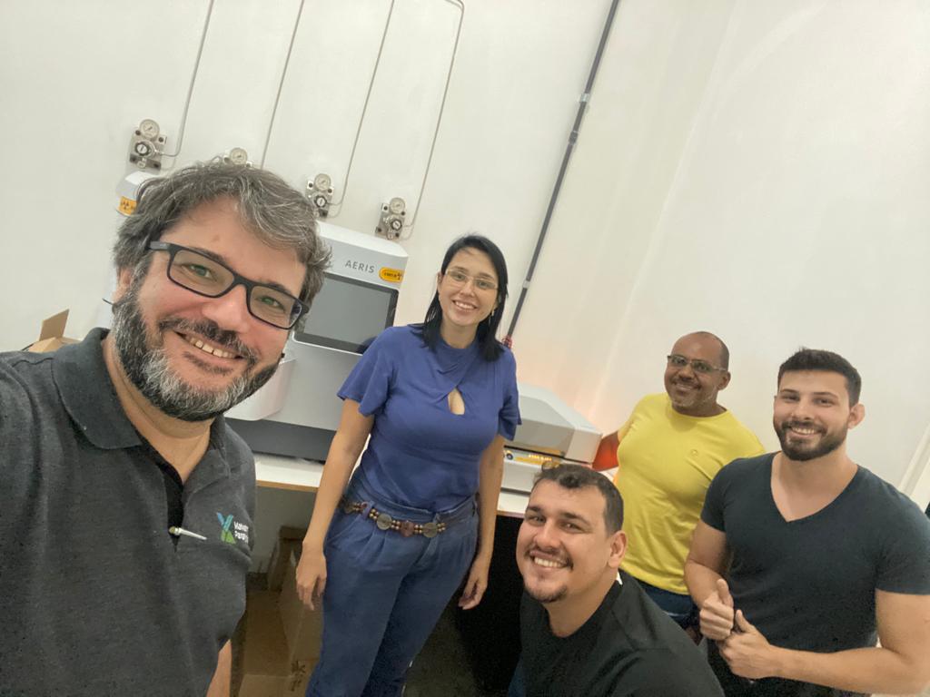 marcio_chem's tweet photo. Just wrapped up an amazing training session at CPMUA with the @PANalyticalBR #XRF Epsilon 4. This game-changer tech will take our research to the next level! Big shout-out to @UFMT Araguaia for the commitment to #science and #innovation. Stay tuned for exciting breakthroughs! https://t.co/lyKCIdUtkE