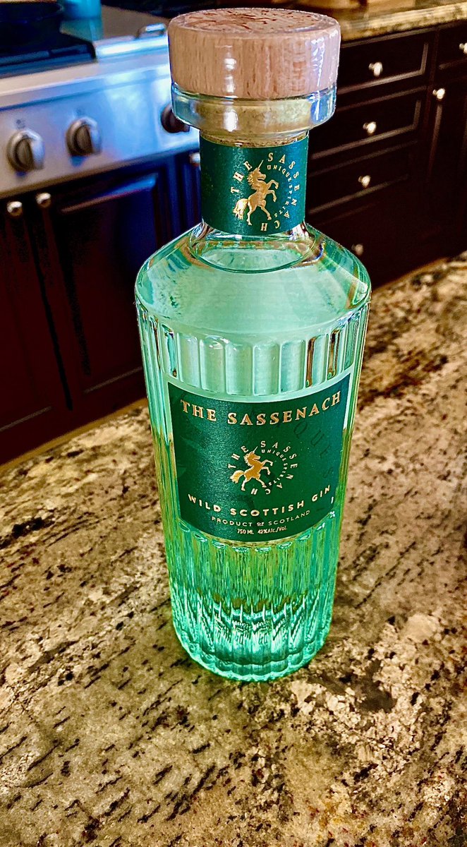 FREESTUFFMILLER's tweet photo. Received this #sassenachwildscottishgin as a gift from @tmats0305 Thank you! Can’t wait to try it 🍸🍏
@samheughan
@sassenachspirits https://t.co/nII94C74Yn