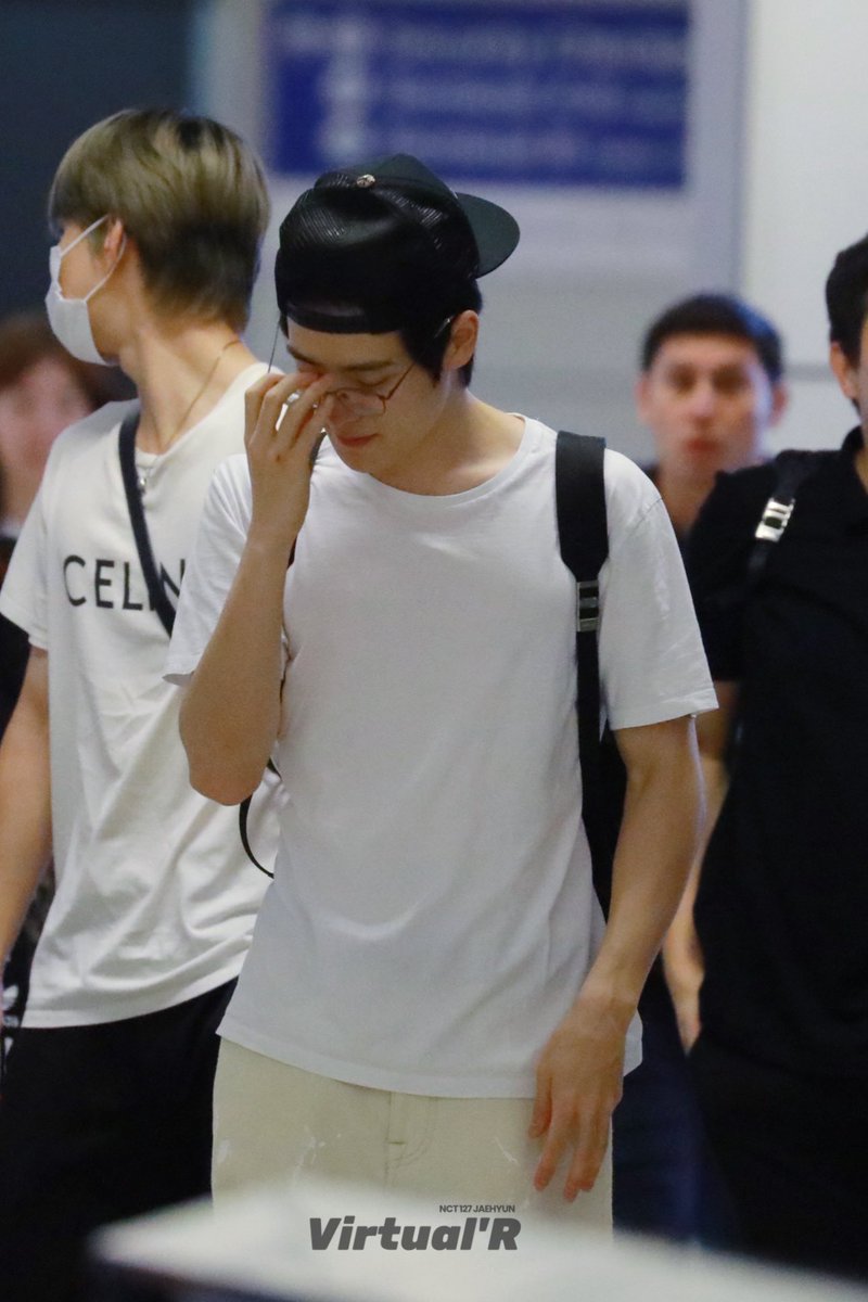 มันจะตึ่งโป๊ะมาก ถ้าเล่นแว่นจิ้มตา 55555555555 😂