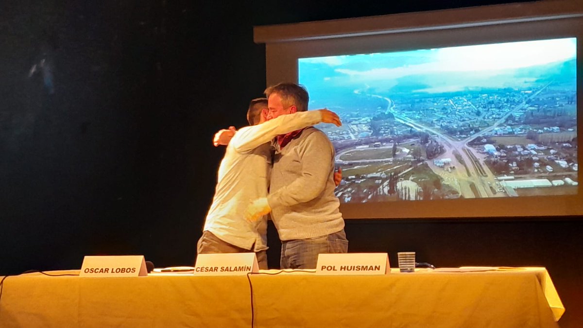 Hoy ganó la democracia 💙

Gracias a todos los medios organizadores y al candidato Oscar Lobos por tener el coraje de asistir y dar sus propuestas de cara a la gente. 

Seguimos trabajando por un pueblo con futuro.