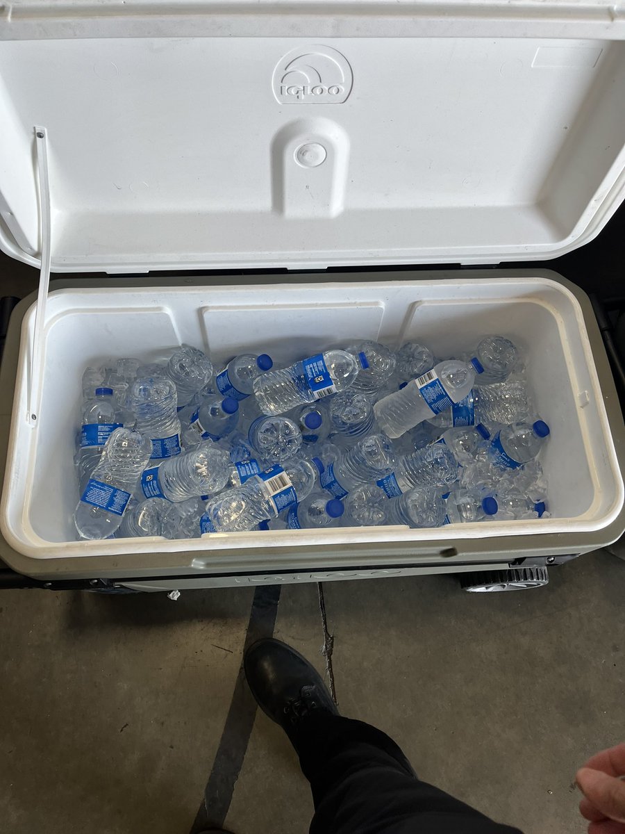 WAHCA T helping out with Hydration for our hard working team! Hydrate everyone your body will thank you! <a href="/G_Smith17/">Greg Smith</a> <a href="/Shelby2017goair/">Shelby Jackson-Fox</a> <a href="/mboden69/">Mark Boden</a> <a href="/JessicaB_SAFETY/">UPS TWILIGHT Ramp Wellness and Safety</a> <a href="/BlanchardLyle/">Lyle Blanchard</a> <a href="/mattretana1/">mattretana</a> <a href="/Riccoon1981/">Rick Almanza</a>