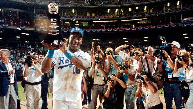 RT @baseballinpix: Bo Jackson wins the 1989 all star game MVP https://t.co/IIrnuqB1NY