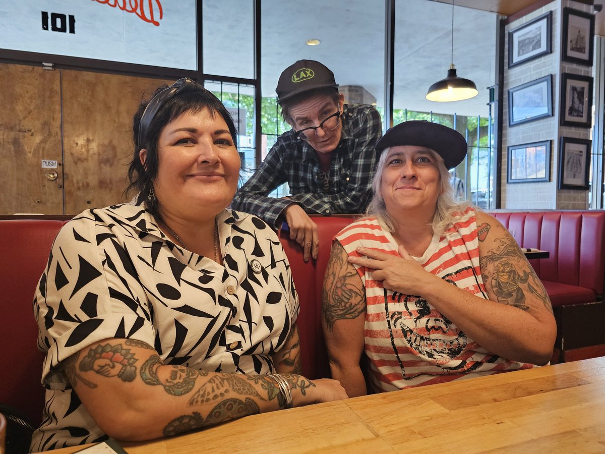 sarahblyth's tweet photo. Strategizing with these amazing women on how are we going to save lives @kwardvancouver @ZoeDodd https://t.co/YPMcjTigmk