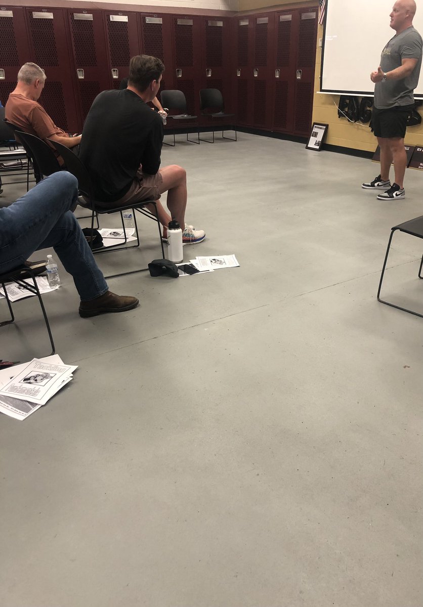 350by50_CoachBF's tweet photo. The @NewAlbanyFB was honored tonight to host the coaches of our @NAYouthFootball league! We can’t say thank you enough to those who organize, coach and lead the future Eagles. We look forward to seeing all our youth programs compete this Fall! https://t.co/Zx6LCIiCwg