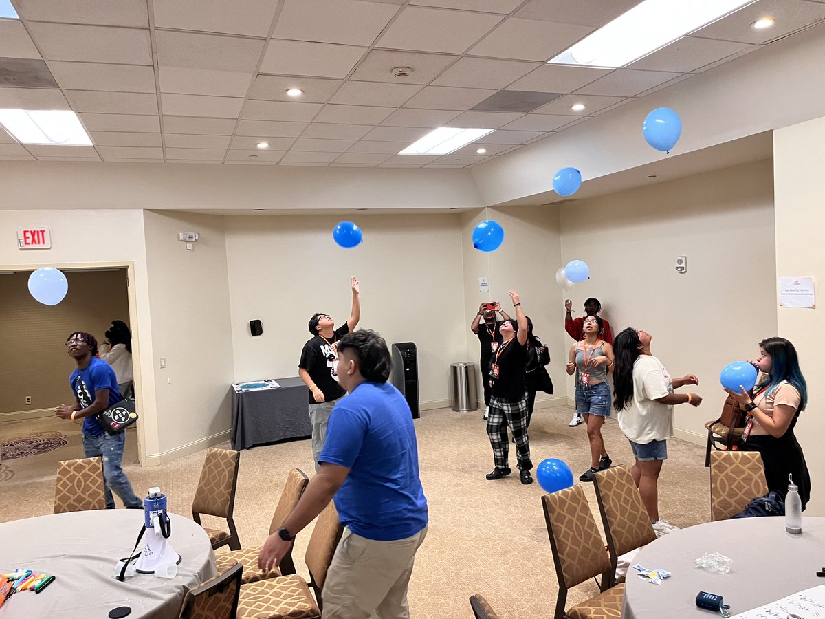 yerr_power's tweet image. 💥✊🏾YOUTH GATHERING space at #PC2023 starting off strong with balloons and a game of cold wind blows! #CantStopWontStop