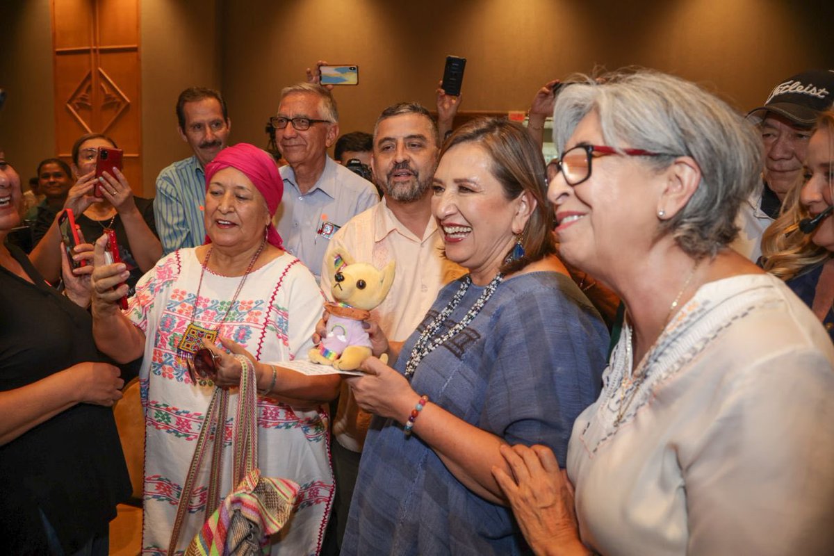 XochitlGalvez's tweet photo. ¡El ánimo de la gente de #Chihuahua es realmente extraordinario!

Estoy muy agradecida por su cariño. 🫶🏼

#MéxicoMereceMás
#XóchitlVa
#FírmaleX

https://t.co/ghKVK5O0e5 https://t.co/ZirCiguVxO