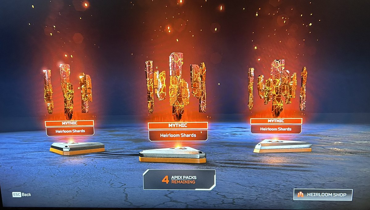 SumnerEMP's tweet image. I forgot to unlock the battle pass, so I got all 110 levels at once and got an heirloom. Neat.