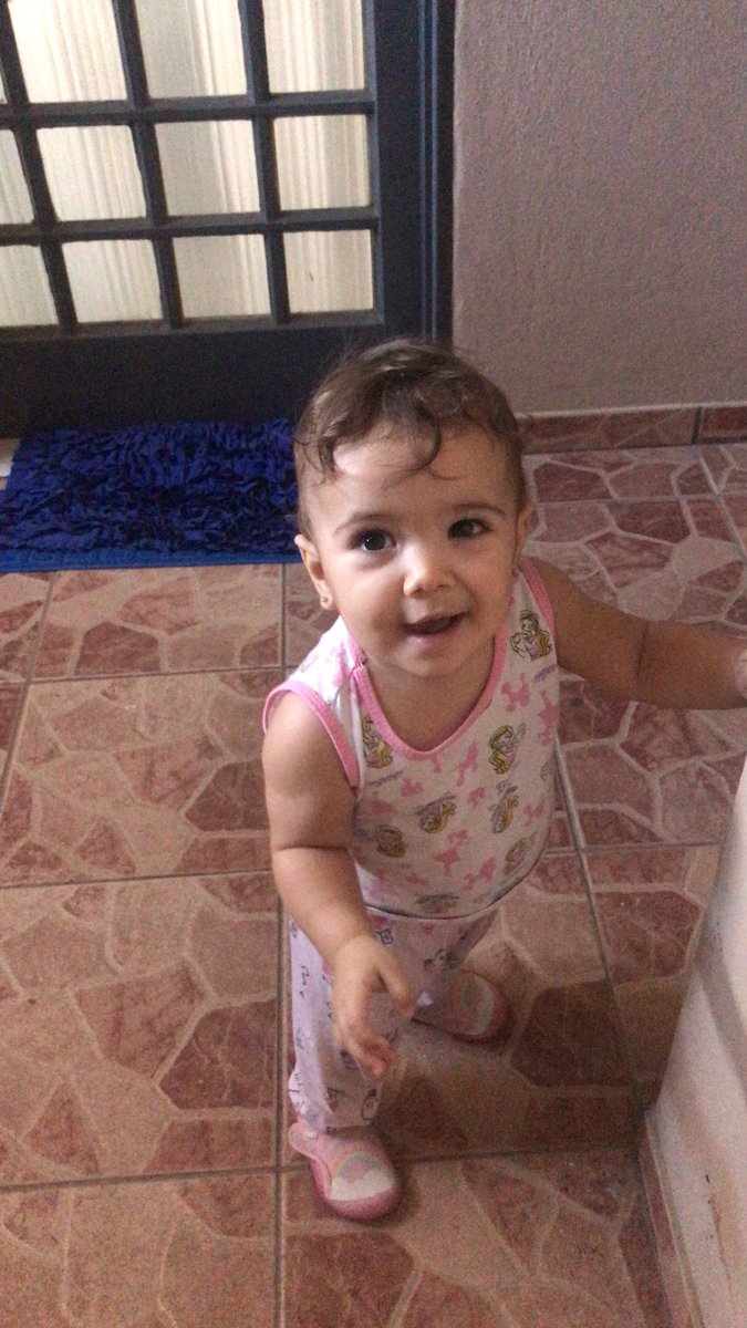 Quero dizer que eu sou muito grata pela sua vida, te amo infinitamente minha neneca, gaiata igual a mãe