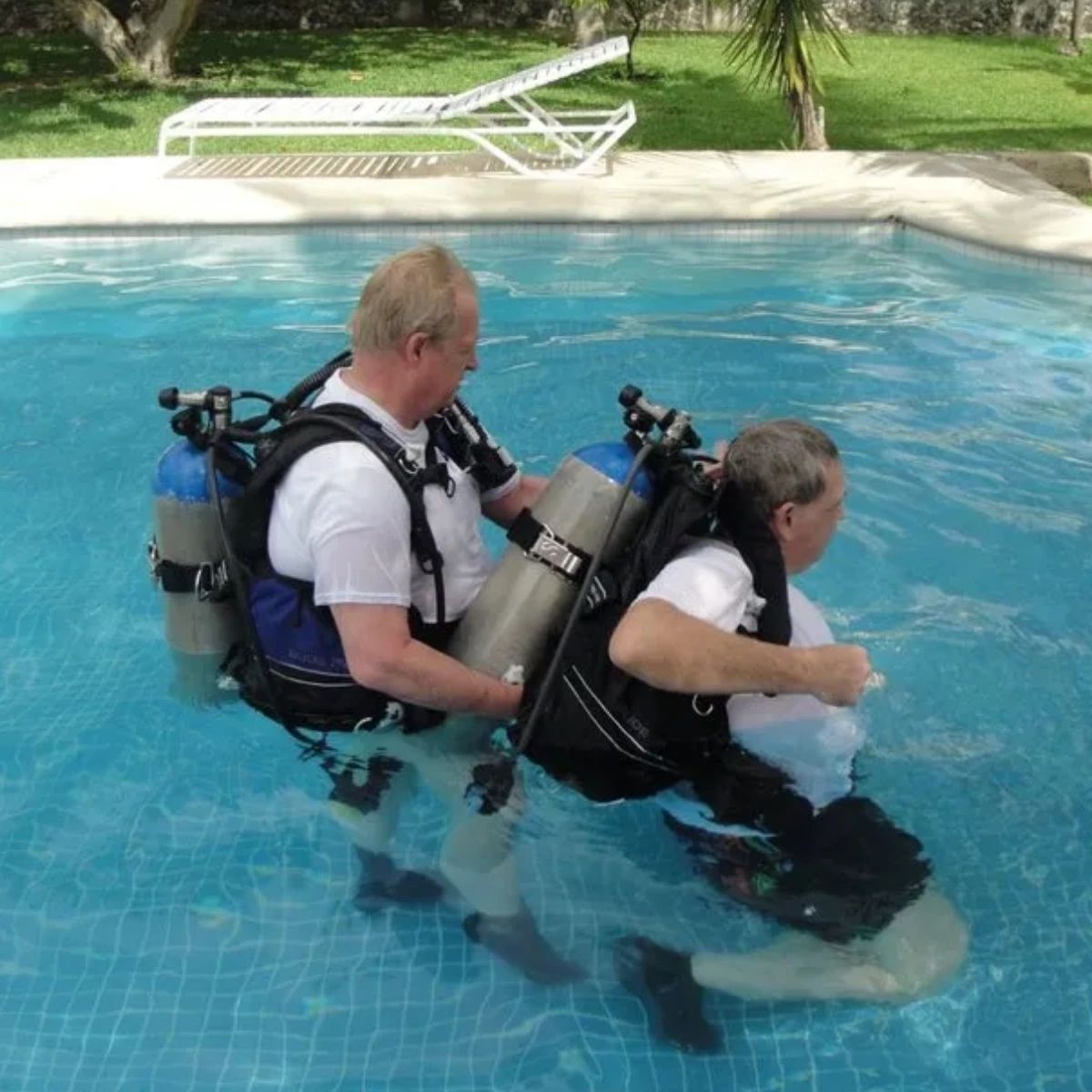 SCUBARaleigh's tweet photo. Our scuba instructors have over 35 years of experience, so whichever class you take, you know you're being taught from the best. https://t.co/YDXTRl9ycP