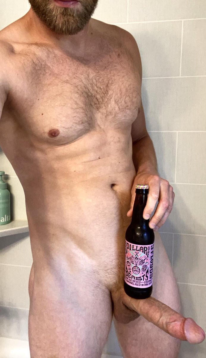 Daddy47Taco's tweet photo. Come me take a beer 🍻 with my cock https://t.co/NN86fazRj7