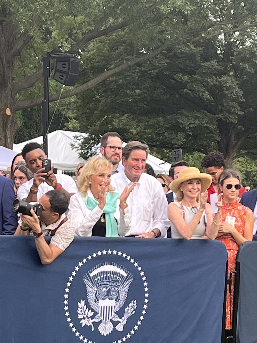 ArtinEmbassies's tweet image. Music 🎶 lifts spirits! @DirARTState attends the White House Congressional picnic with @RepGaramendi , @RepDonBeyer , and many others to celebrate.
#democracyis
