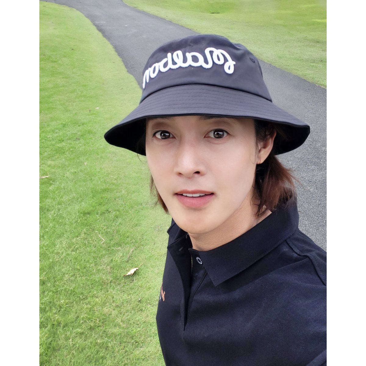 베트남에 개인적으로 여행 왔어요.
또 올게요 그리고..
다시 올 땐 콘서트로 오고 싶어요.
오다가다 친절히 알아봐 주시고 인사해 주신 모든 베트남 분들 반가웠어요~~^^

#KIMHYUNJOONG
#김현중
#キムヒョンジュン
#金賢重
#Vietnam #love