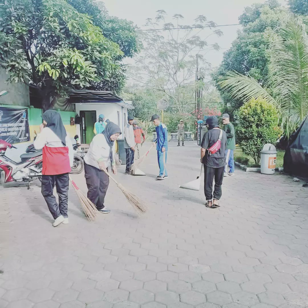 Kelurahan Cimincrang tweet media