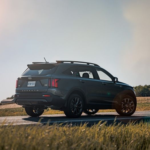 KiaofTemecula's tweet photo. Adventure is on the horizon. #KiaSorento
📷: @cars_with_vince.p. &amp; @KiaCanada https://t.co/c568Z8rsPZ