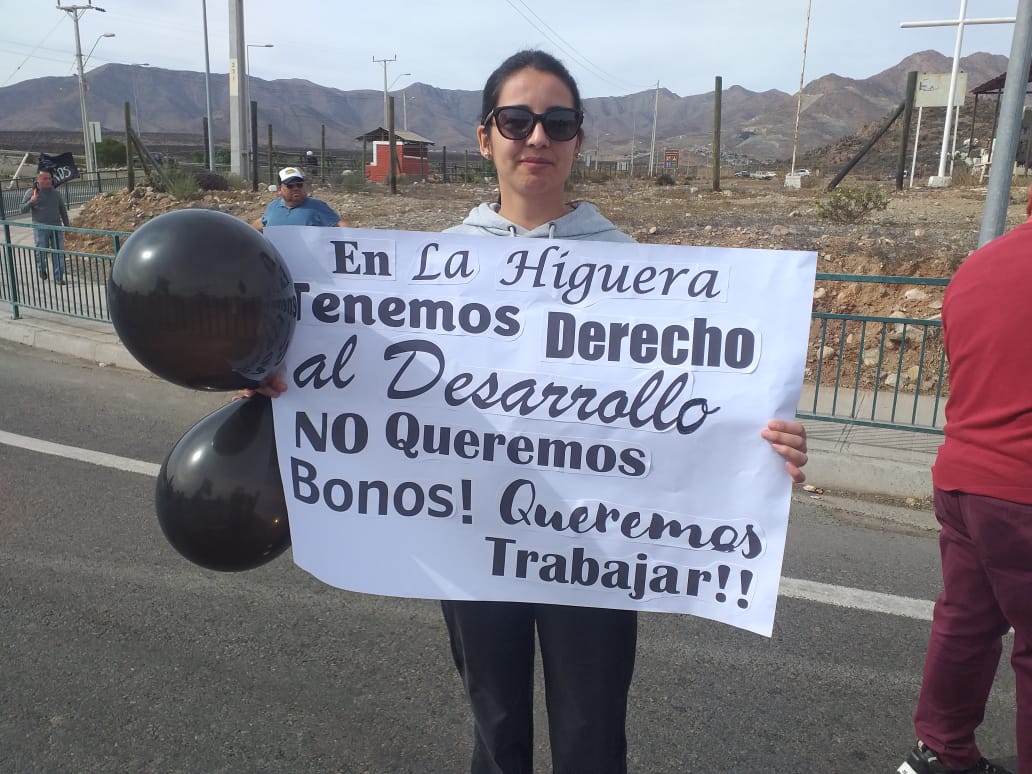 LosChoros_'s tweet photo. SI A LAS DESALADORAS, Y AL PROGRESO, QUEREMOS AGUA, https://t.co/b4BCR346tg