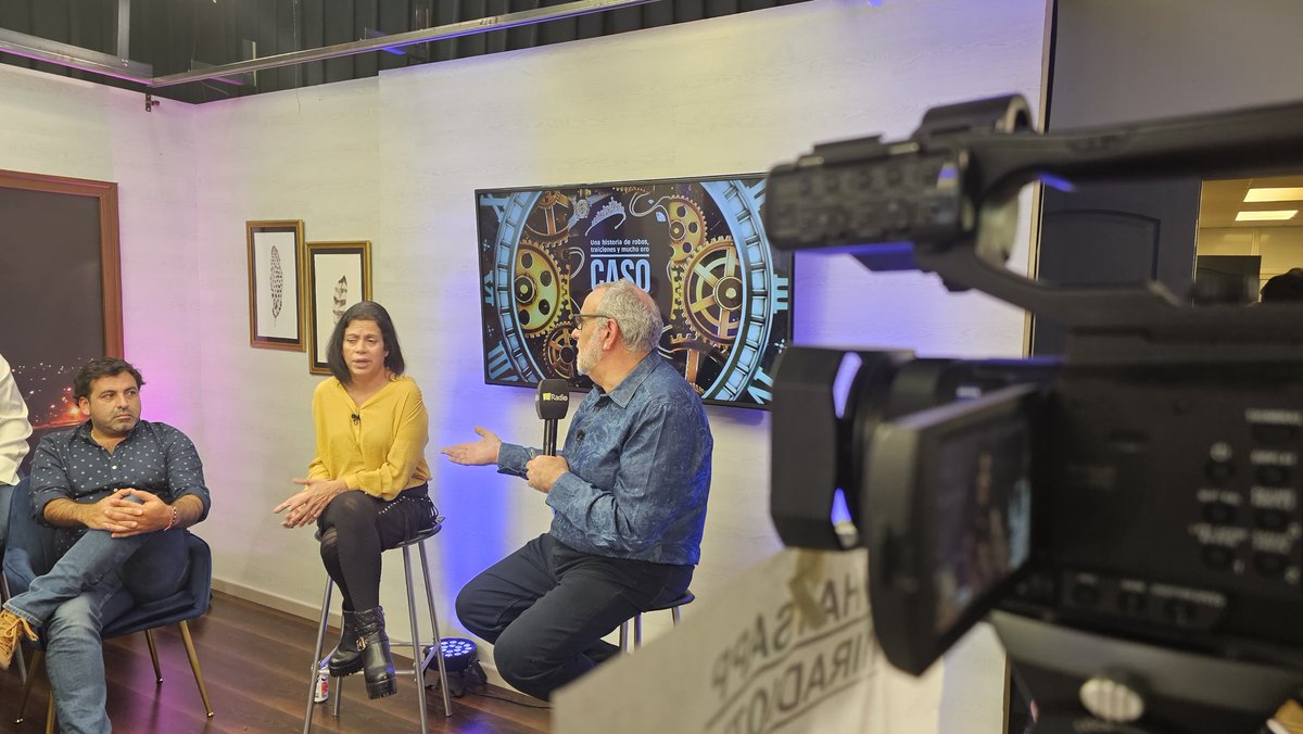 Ahora en vivo Laura Landaeta habla sobre el caso relojes donde Parived y Tonka Tomicic han sido implicados.