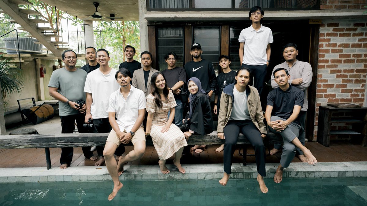 Wan_Shuib's tweet photo. Quarter 3
Terlalu banyak untuk dikongsikan momen momen yang berlalu dan ini satu achievement untuk diri sendiri.

Wedding Photography workshop Vol.1 organized by Melihatkamibekerja https://t.co/5VD6MEIsBl