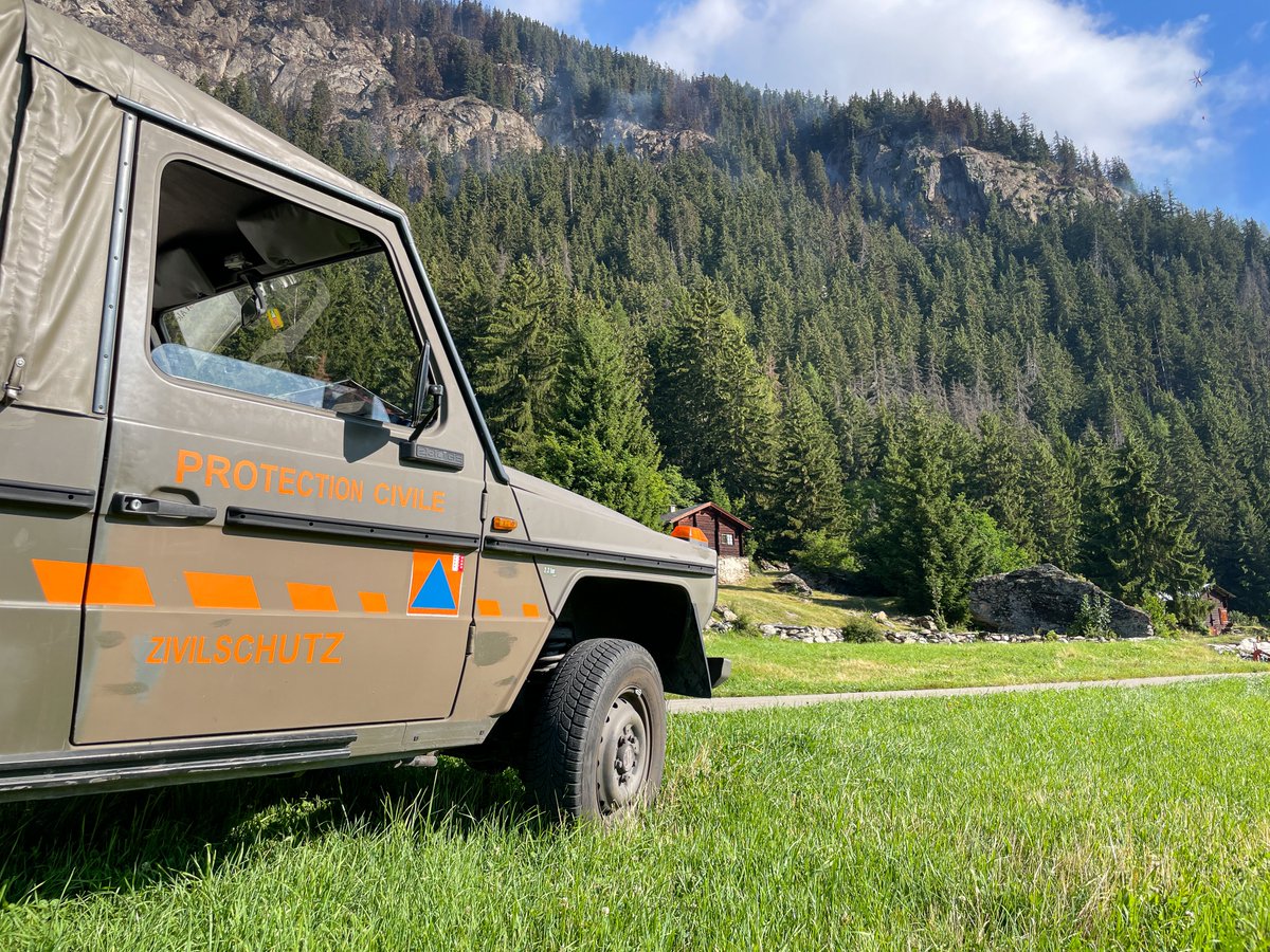 Auch im Notfall bereit: Im Rahmen des Grossbrands bei Bitsch/Riederhorn leistet auch der Zivilschutz Wallis Unterstützung.