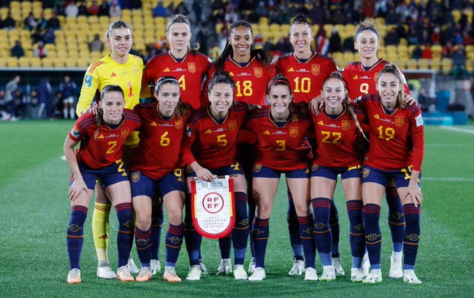 Fútbol Femenino / España / Liga /Europa clubs  - Página 7 F1i1PxVWcAAx0di?format=jpg&name=small