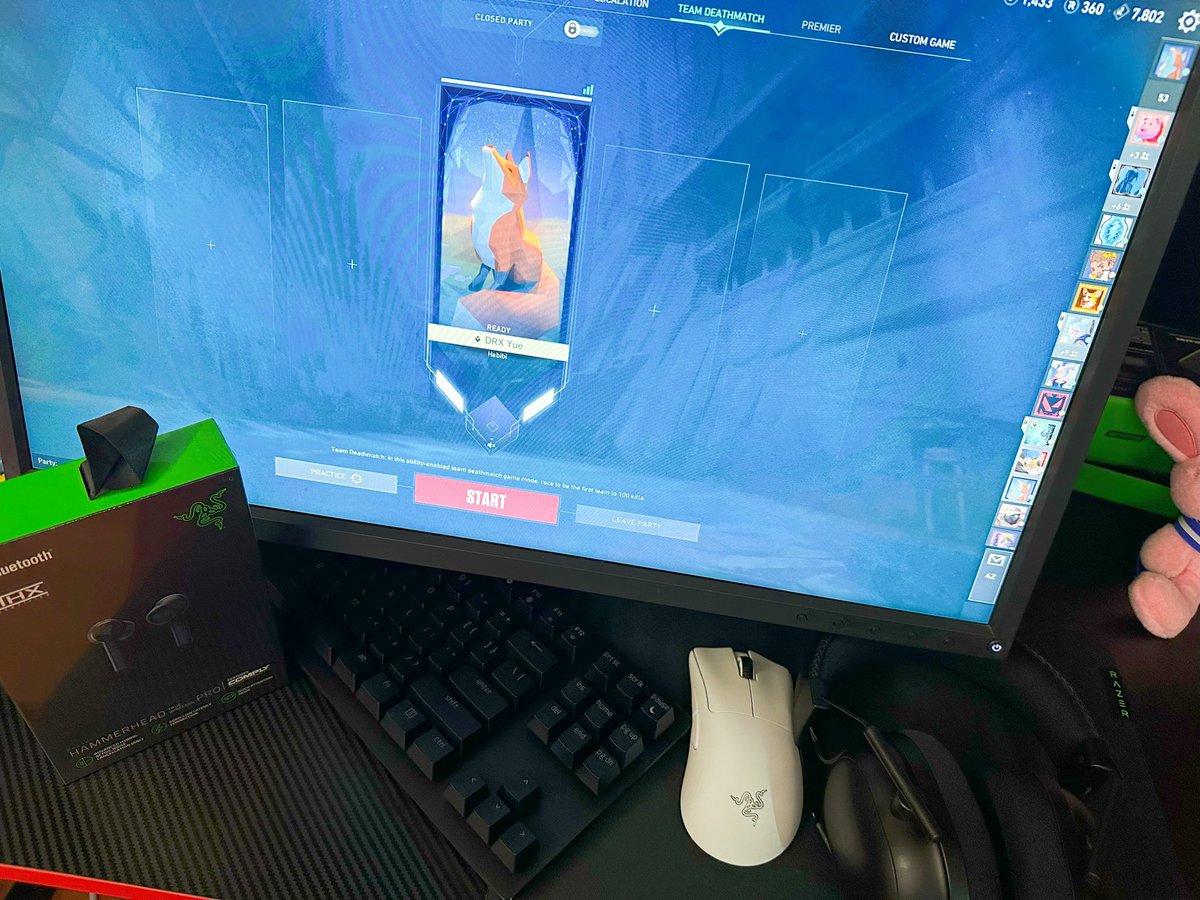 拿到<a href="/TeamRazer/">Team RΛZΞR</a> 的裝備了！！！
謝謝！！！！太棒了！！！🥰🥰
#Razer