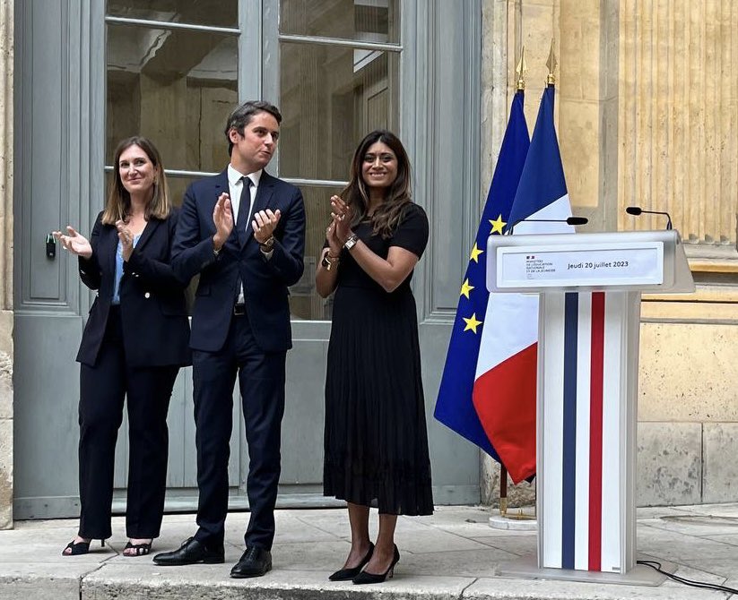 🇫🇷 Au travail, pour et avec notre jeunesse !

Avec responsabilité et émotion, je rejoins le <a href="/gouvernementFR/">Gouvernement</a> en tant que Secrétaire d’Etat chargée de la jeunesse et du SNU, aux côtés de <a href="/GabrielAttal/">Gabriel Attal</a> et <a href="/SebLecornu/">Sébastien Lecornu</a> 

Merci à <a href="/EmmanuelMacron/">Emmanuel Macron</a> et <a href="/Elisabeth_Borne/">Élisabeth BORNE</a> pour leur confiance.