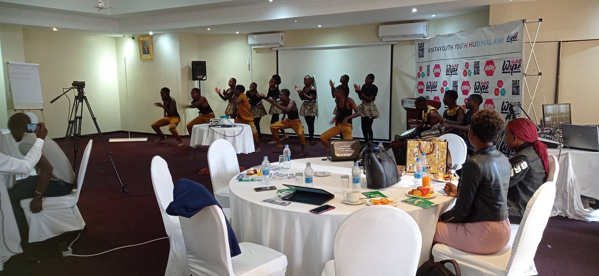 RobertChifundo's tweet photo. I've joined SAT Youth Hub today as we are launching the YouthWyze App at sunbird capital hotel, lilongwe. You can join us through https://t.co/fiaL1kRJXd  @Mafiala_foster @anelkab25 @martinnsondole @lawrencenotrin https://t.co/hgt7Tid9GW