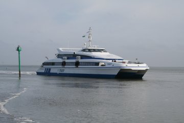 Rederij Doeksen meldt dat op vrijdag 28 juli en 4 augustus wordt het een extra snelboot van Vlieland naar Harlingen (rechtstreeks) ingezet om 12:25.
Een goed alternatief voor de drukke middagboot.
op-Vlieland.nl/-/Dienstregeli…