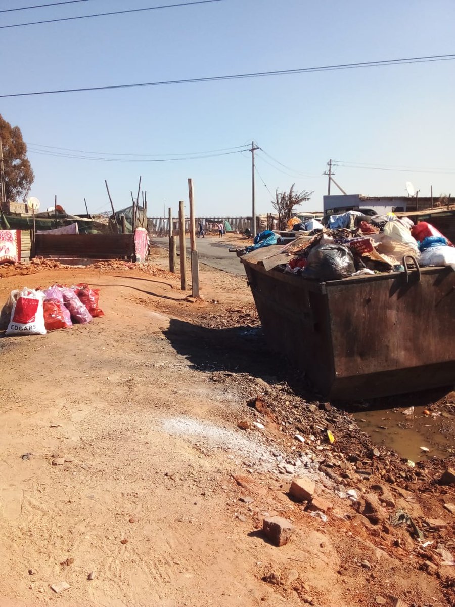 Yesterday, we visited Rabie Ridge, in Ivory Park Ward 80 in @CityofJoburgZA. We are happy to share that after a clean-up campaign led by the Community Facilitator there is significant reduction in littering in the community. #Asivikelane #Waste #Community