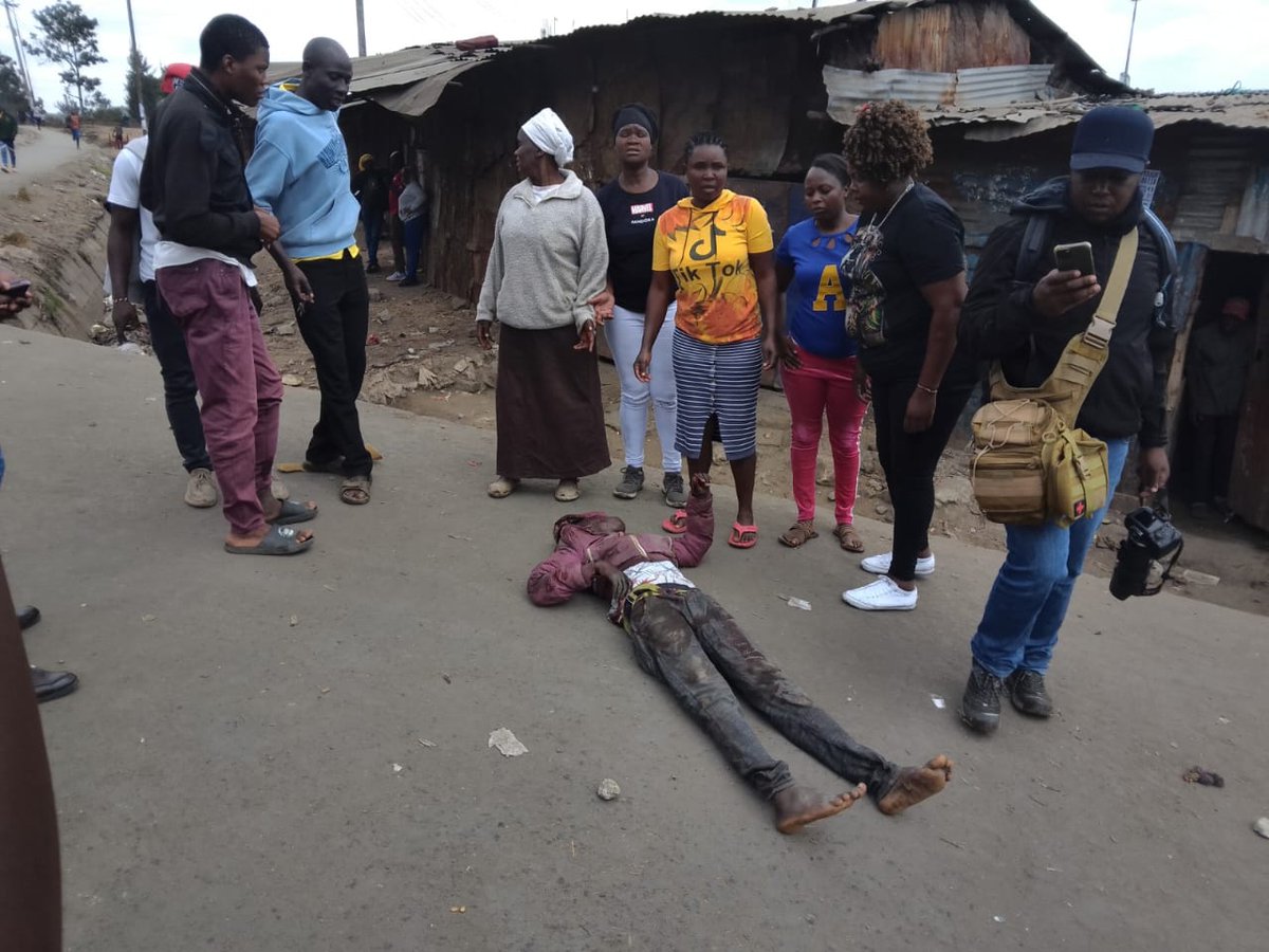 Stephenstephano's tweet photo. The Government should Refrain from using excessive force against peaceful demonstrators and instead provide security to protesters in line with the law.
@StateHouseKenya @NPSOfficial_KE
@IPOA_KE
#ActivistaKenyaSpeaks
#ListenToThePeople https://t.co/7jv5Y6hH0o