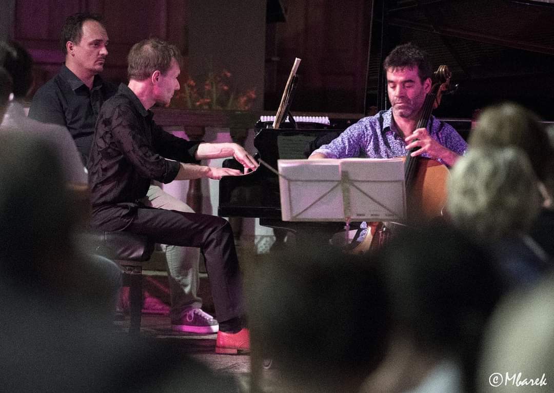Jeromerigaudias's tweet photo. Un grand Merci au public et aux équipes du festival "Musique à Groix" et à son formidable directeur Philippe Barbey-Lallia @PhilippeBarbey-Lallia @musiqueàGroix @AGI_Classmusik @Port-Louis #IledeGroix @A440live @BandcampC #festival #concerts https://t.co/lfSaBsRdqS
