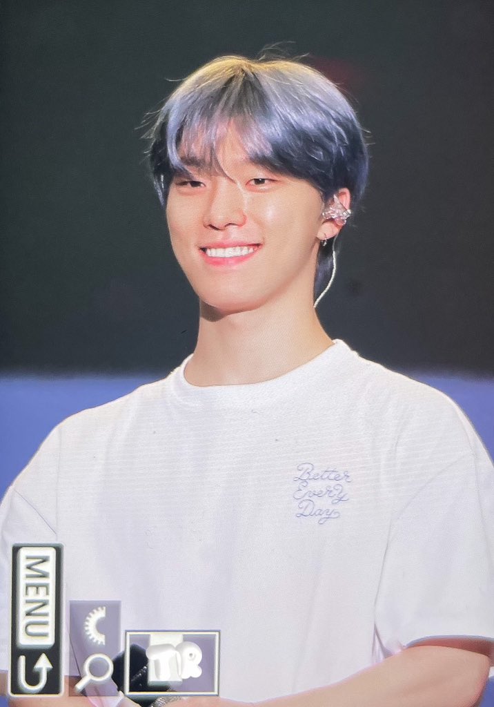 daileechan_'s tweet photo. gorgeous 💙😭 https://t.co/2tDcofLO0T
